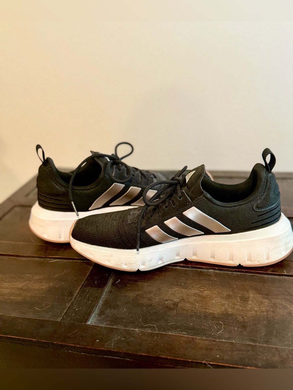 adidas Swift Run 23 Bounce Black Silver Sneakers Women’s IG0560